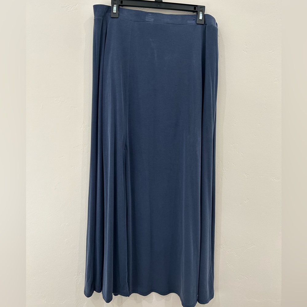 Women’s Versona Dusty Navy Maxi Skirt, Size L
